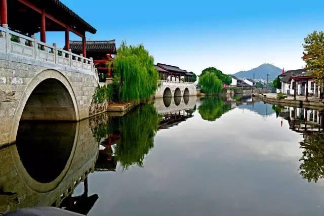 贵州13岁女孩跨省求医，被扎数针后身亡，为她针灸的人需承担哪些责任？游戏画面